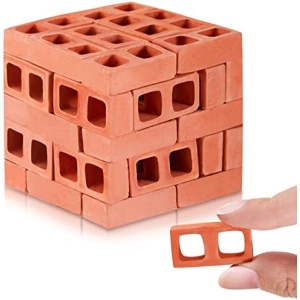 DEEKIN 24 Pcs Mini Cinder Blocks 1/12 Scale Mini Bricks Miniature Cinder Blocks Concrete Mini Cement Building Blocks for Mini Dollhouse Accessories DIY Construction Office Desk Toys Supplies (Red)